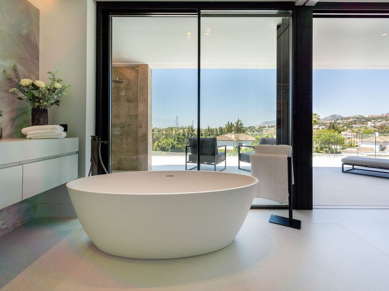 Villa for Sale in Nueva Andalucía, Malaga 42