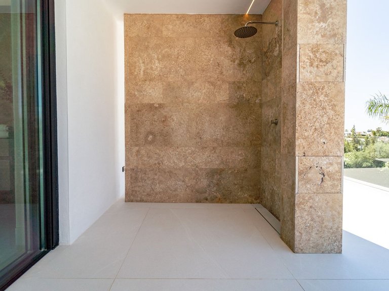 Villa for Sale in Nueva Andalucía, Malaga 44