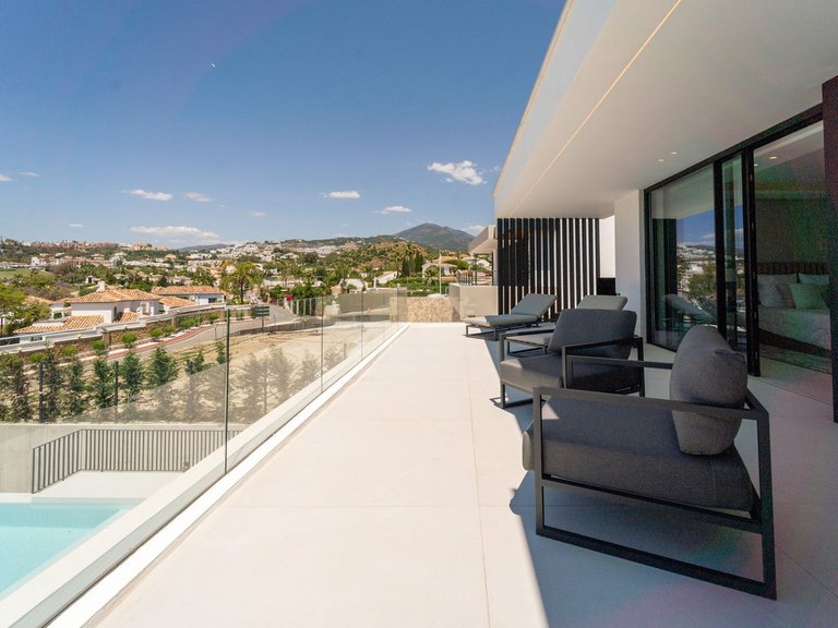 Villa for Sale in Nueva Andalucía, Malaga 45