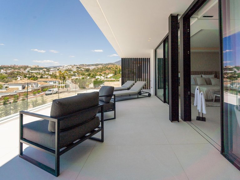 Villa for Sale in Nueva Andalucía, Malaga 46