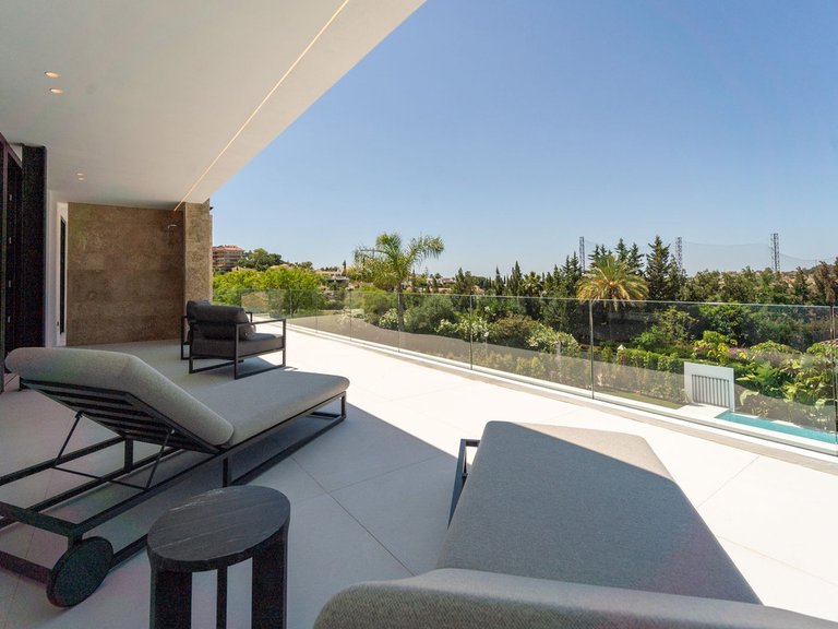 Villa for Sale in Nueva Andalucía, Malaga 48