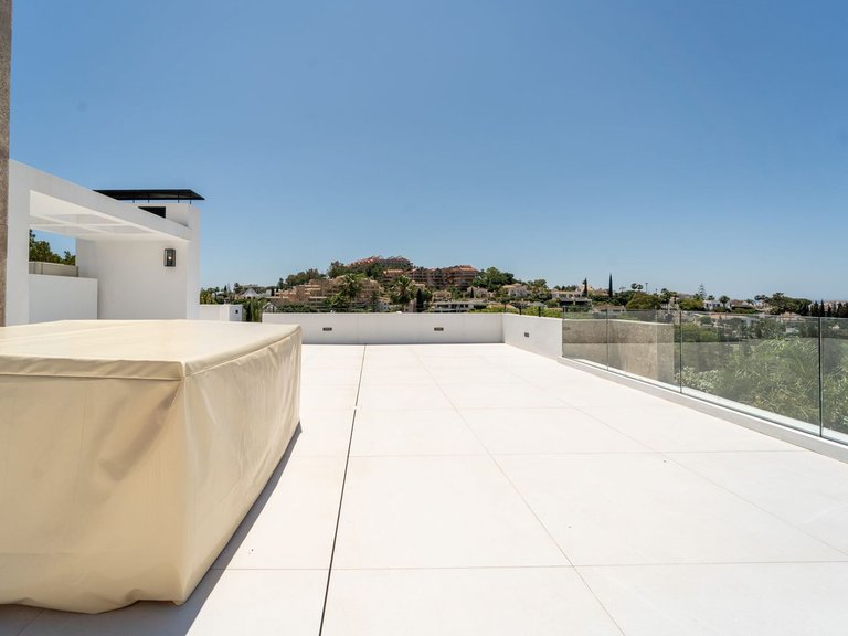 Villa for Sale in Nueva Andalucía, Malaga 55