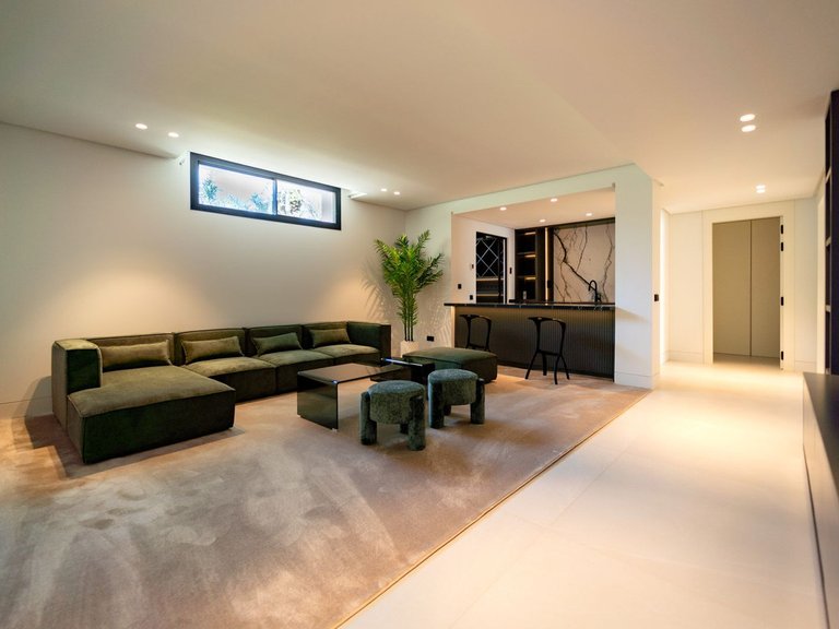 Villa for Sale in Nueva Andalucía, Malaga 59