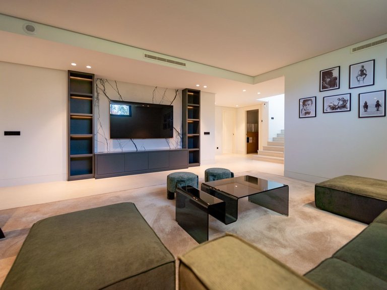 Villa for Sale in Nueva Andalucía, Malaga 61