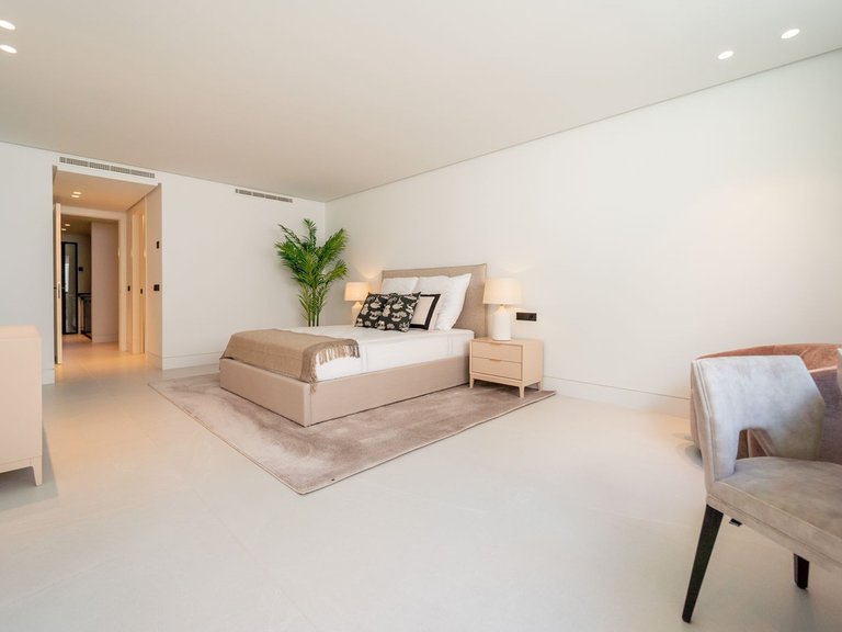 Villa for Sale in Nueva Andalucía, Malaga 68