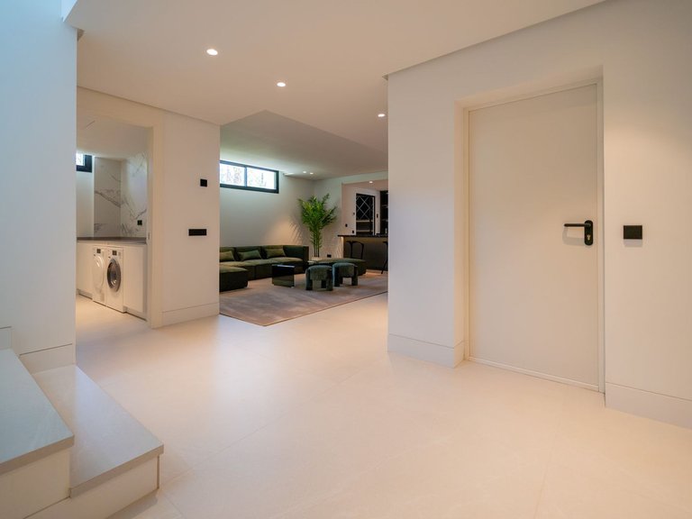 Villa for Sale in Nueva Andalucía, Malaga 78