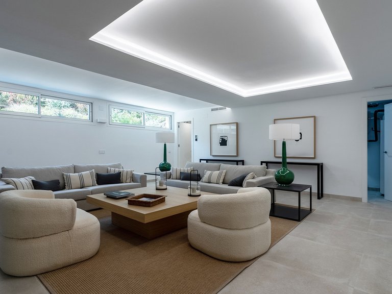 Villa for Sale in Marbella, Malaga 42