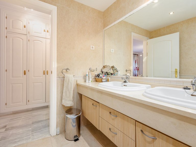 Apartment for Sale in Alhaurin Golf, Malaga 16