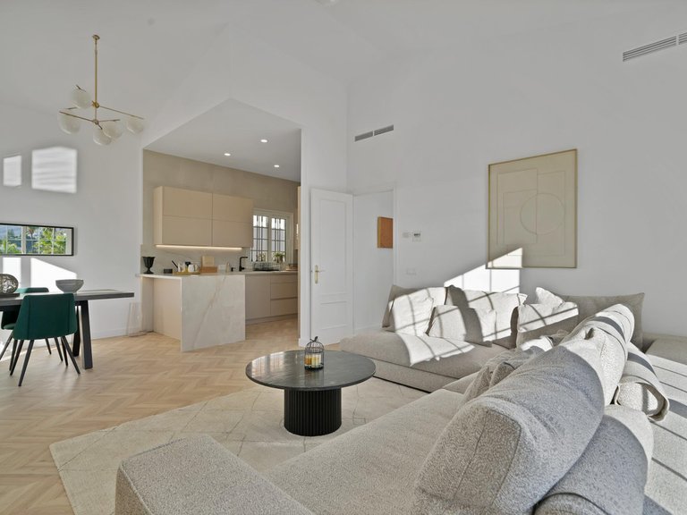 Villa for Sale in Marbella, Malaga 8