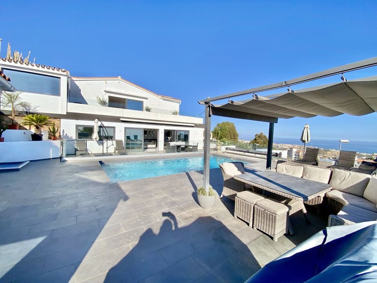 Villa for Sale in Benalmadena Pueblo, Malaga 2