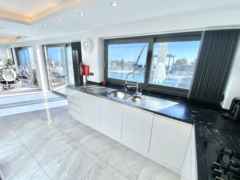 Villa for Sale in Benalmadena Pueblo, Malaga 9