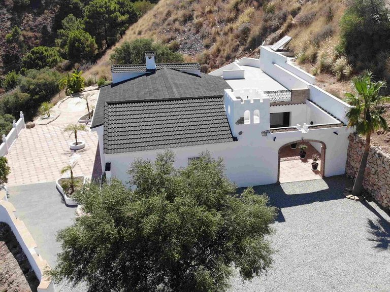 Villa for Sale in Estepona, Malaga 3