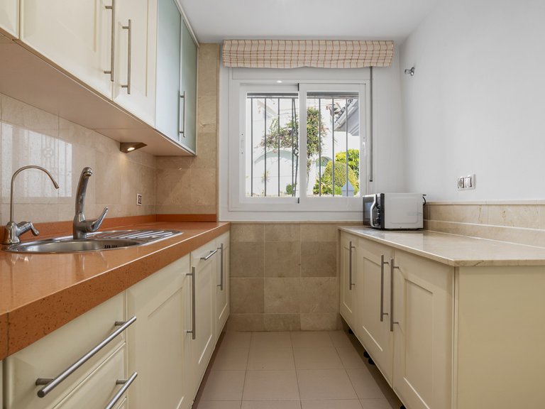 Apartment for Sale in Nueva Andalucía, Malaga 10