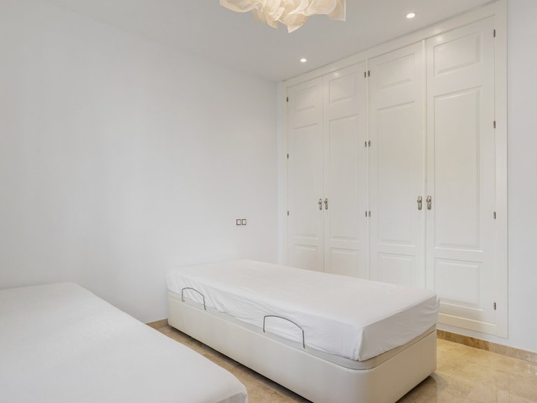 Apartment for Sale in Nueva Andalucía, Malaga 12