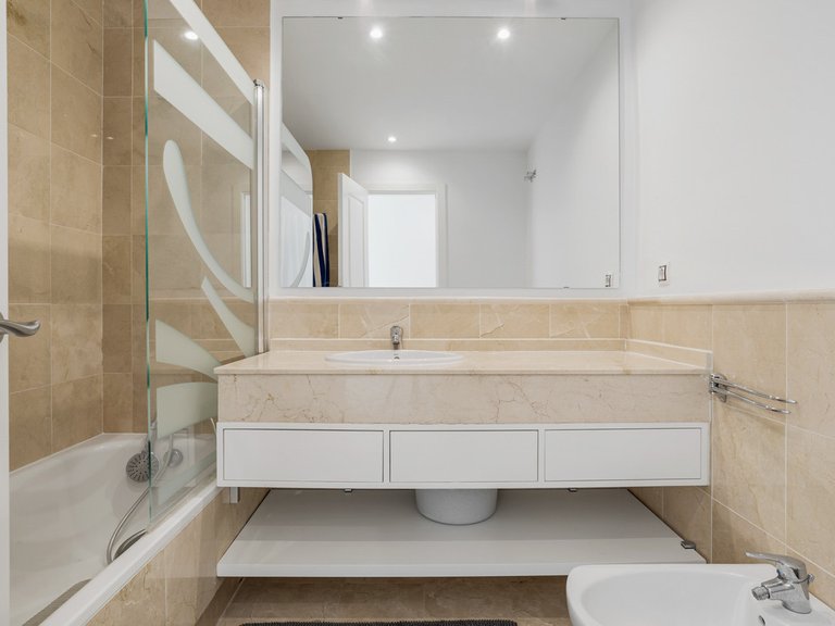 Apartment for Sale in Nueva Andalucía, Malaga 13