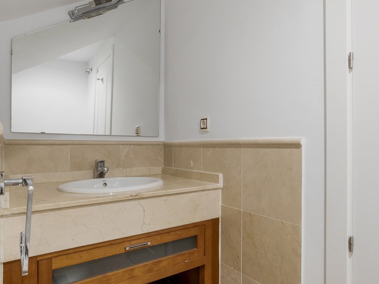 Apartment for Sale in Nueva Andalucía, Malaga 16