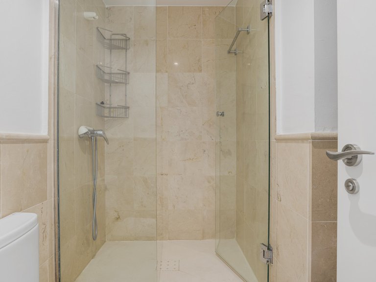 Apartment for Sale in Nueva Andalucía, Malaga 17