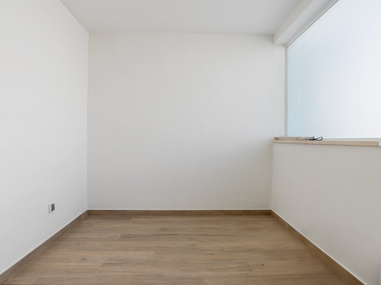 Apartment for Sale in Nueva Andalucía, Malaga 18