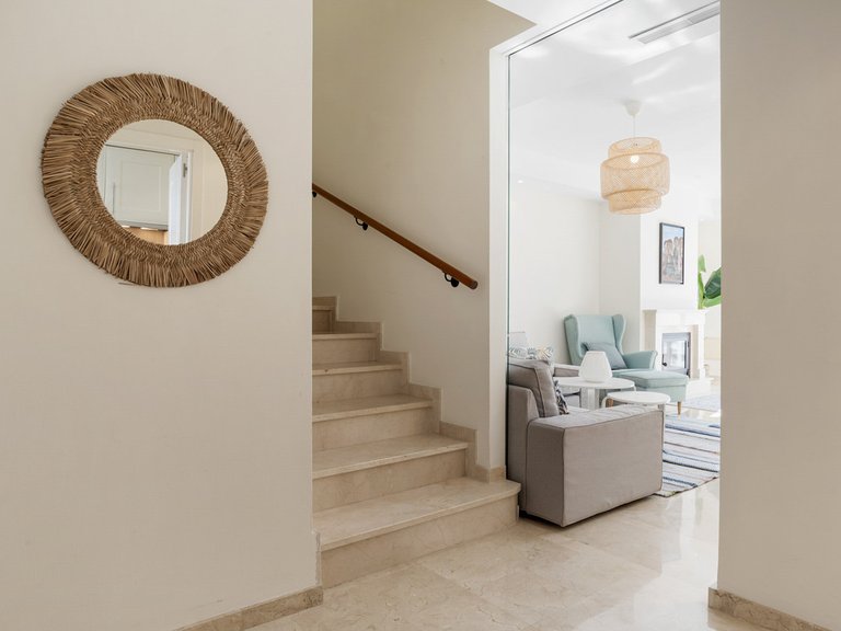 Apartment for Sale in Nueva Andalucía, Malaga 19