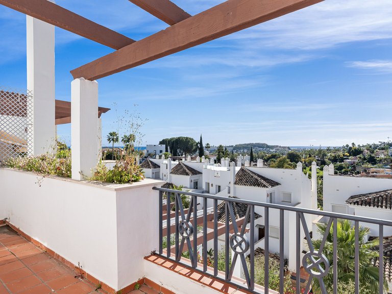 Apartment for Sale in Nueva Andalucía, Malaga 20
