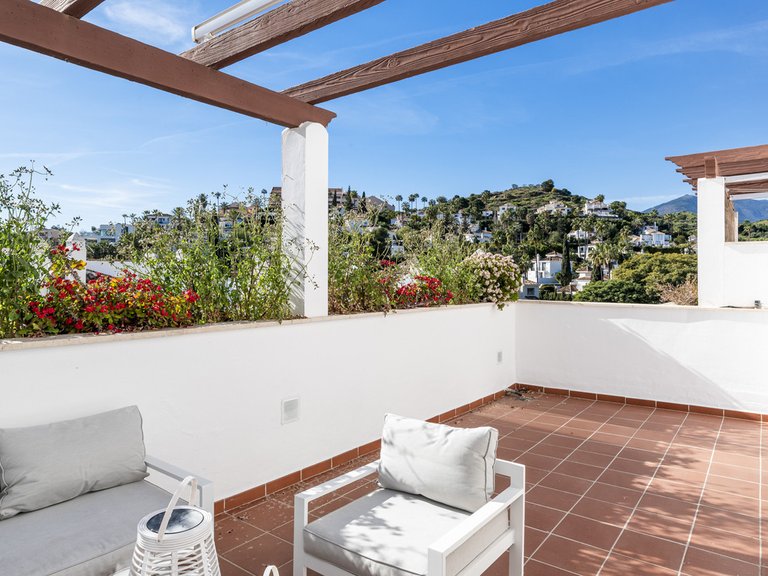 Apartment for Sale in Nueva Andalucía, Malaga 24