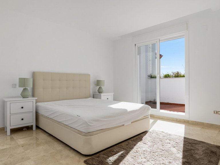 Apartment for Sale in Nueva Andalucía, Malaga 5