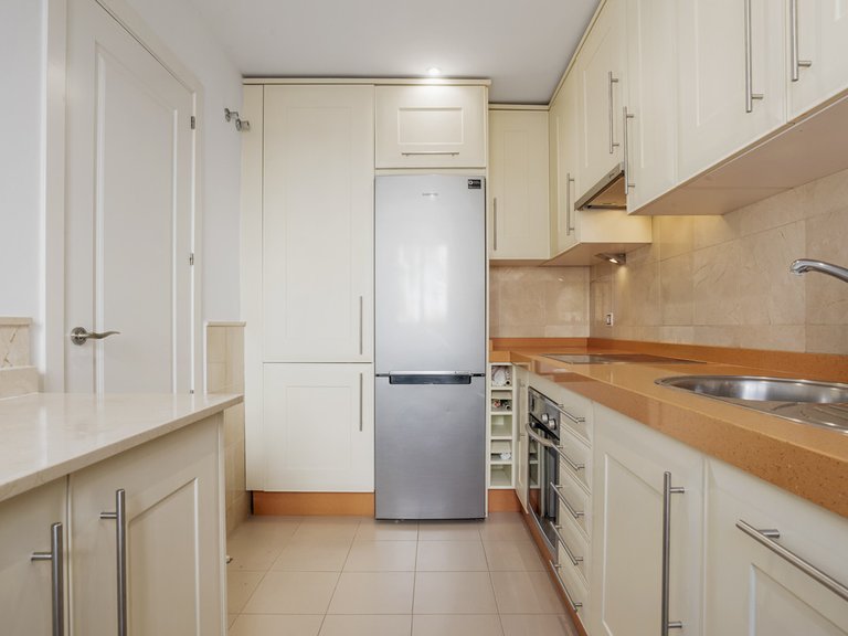 Apartment for Sale in Nueva Andalucía, Malaga 9