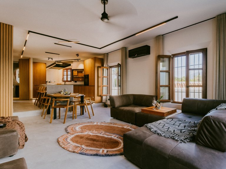 Villa for Sale in The Golden Mile, Malaga 1