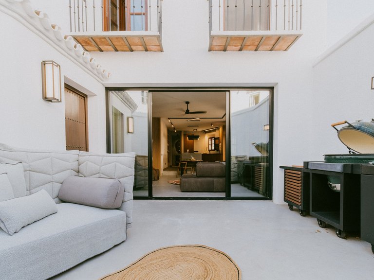 Villa for Sale in The Golden Mile, Malaga 10