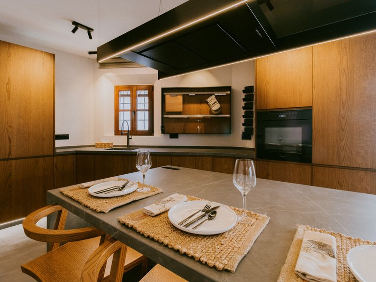 Villa for Sale in The Golden Mile, Malaga 12