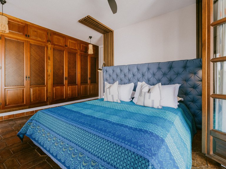 Villa for Sale in The Golden Mile, Malaga 16
