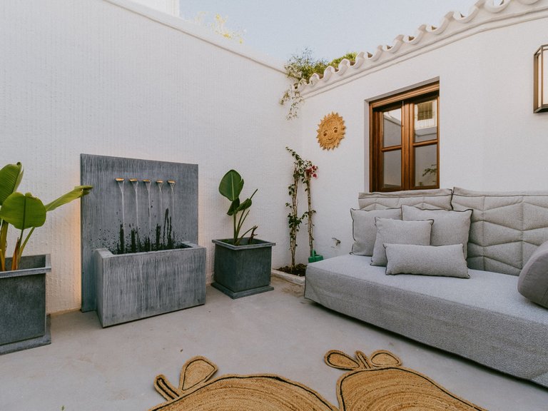 Villa for Sale in The Golden Mile, Malaga 9