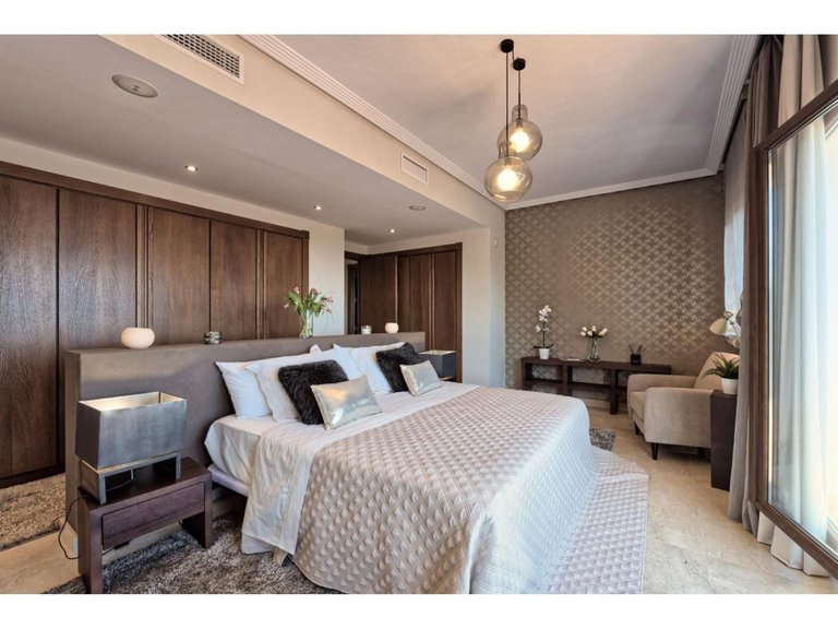 Villa for Sale in Benahavís, Malaga 11