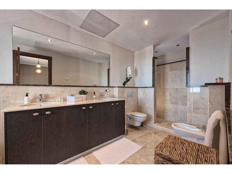 Villa for Sale in Benahavís, Malaga 15