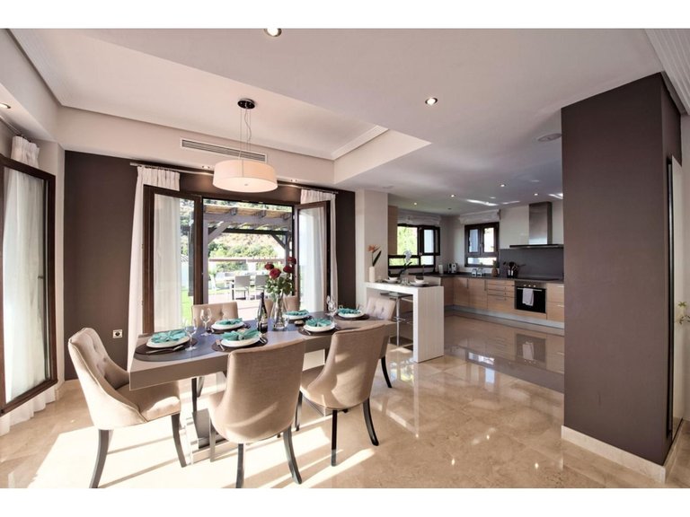 Villa for Sale in Benahavís, Malaga 2