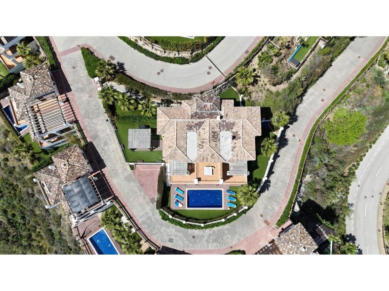 Villa for Sale in Benahavís, Malaga 23