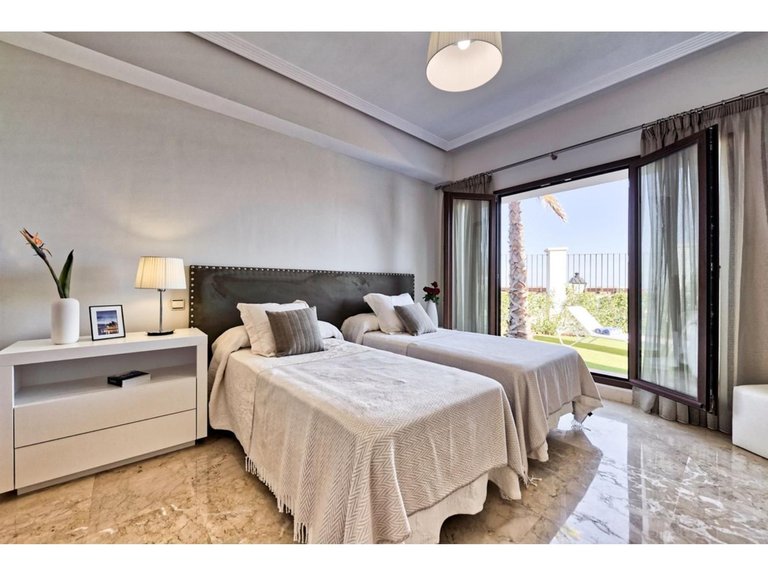 Villa for Sale in Benahavís, Malaga 27