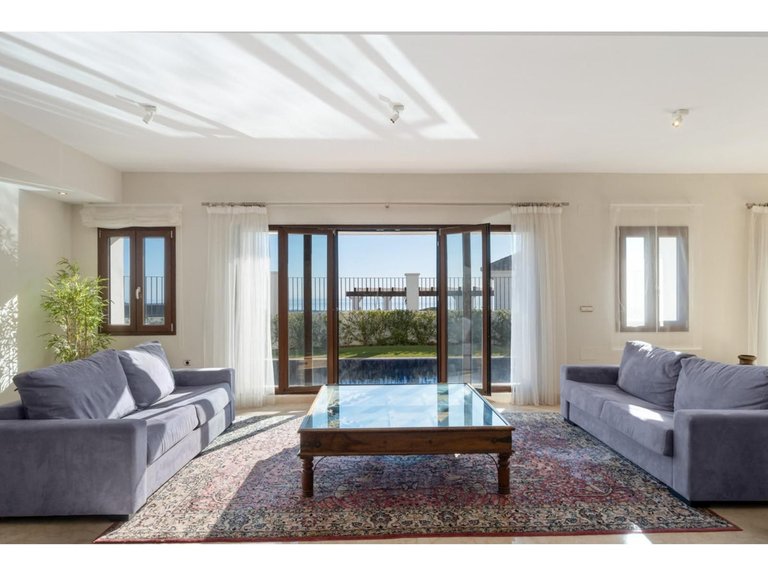 Villa for Sale in Benahavís, Malaga 32