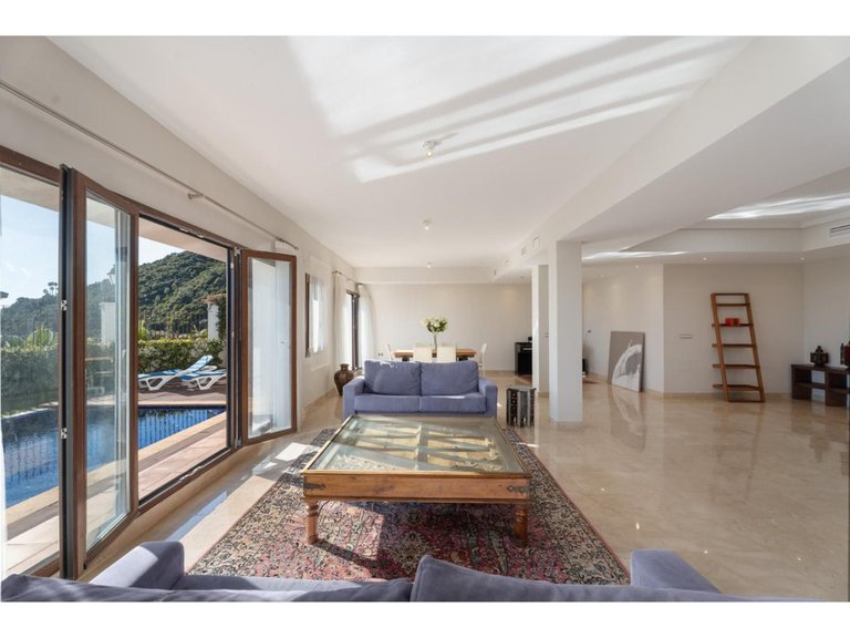 Villa for Sale in Benahavís, Malaga 33