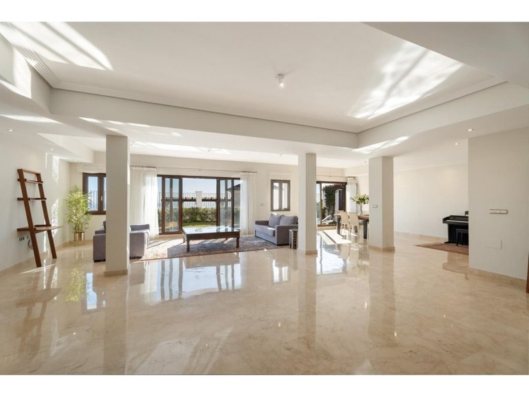 Villa for Sale in Benahavís, Malaga 36