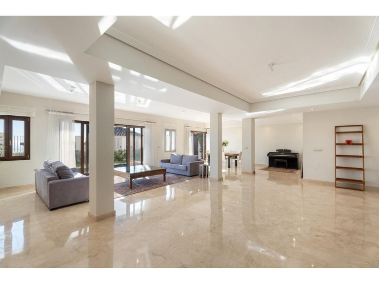 Villa for Sale in Benahavís, Malaga 37