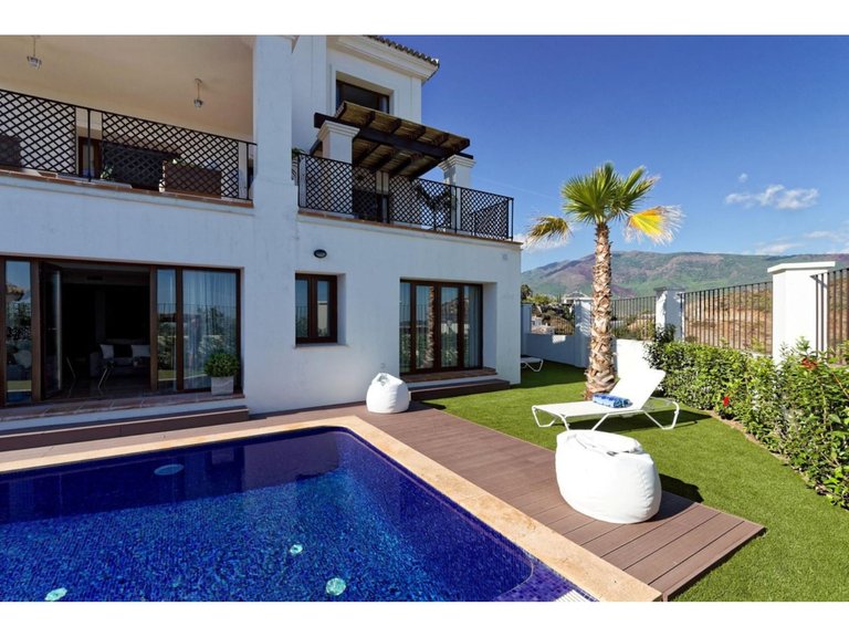 Villa for Sale in Benahavís, Malaga 39