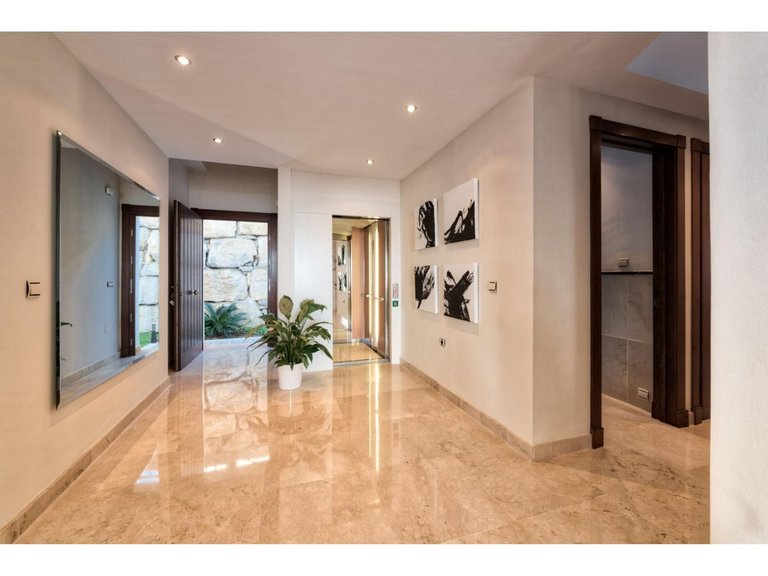 Villa for Sale in Benahavís, Malaga 41