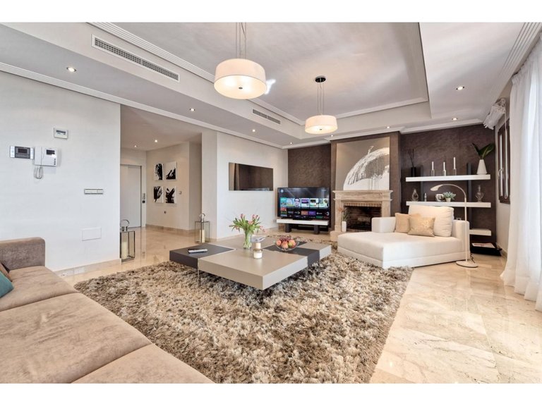 Villa for Sale in Benahavís, Malaga 42