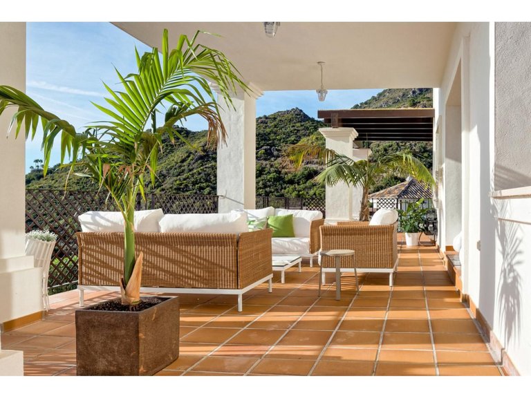 Villa for Sale in Benahavís, Malaga 8