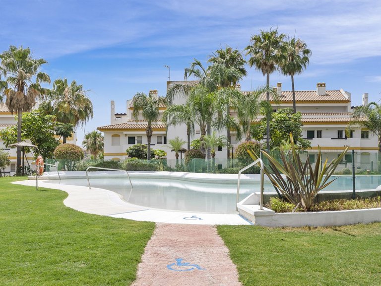 Apartment for Sale in Calanova Golf, Malaga 27