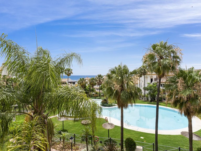 Apartment for Sale in Calanova Golf, Malaga 28