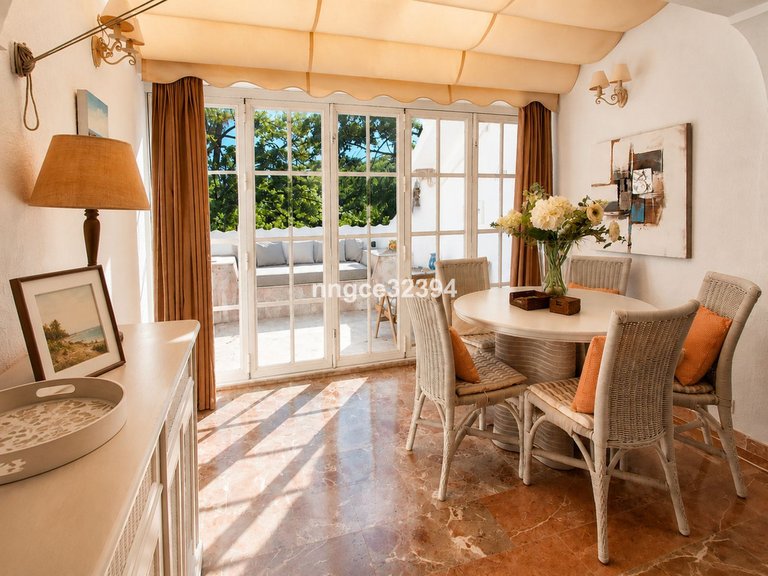 Villa for Sale in Puerto Banús, Malaga 11