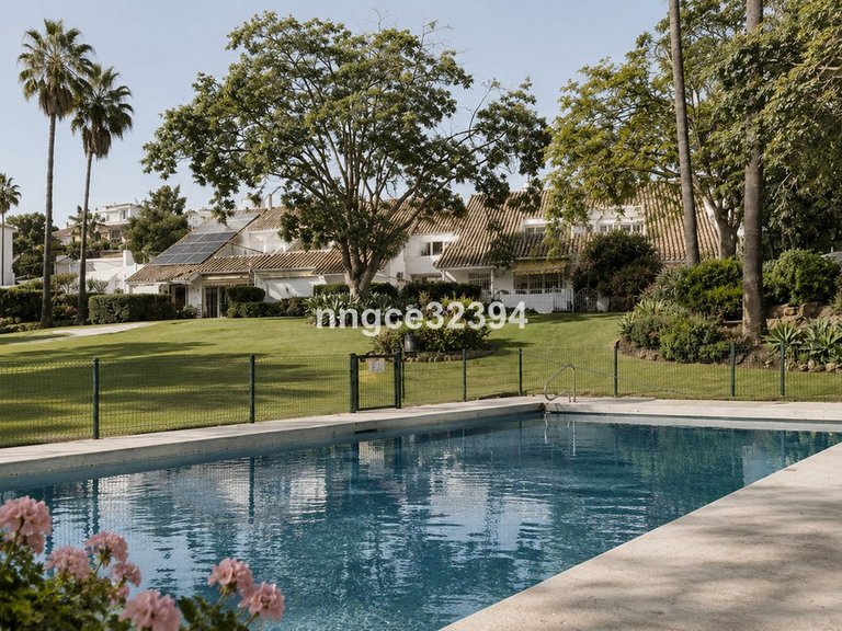 Villa for Sale in Puerto Banús, Malaga 3