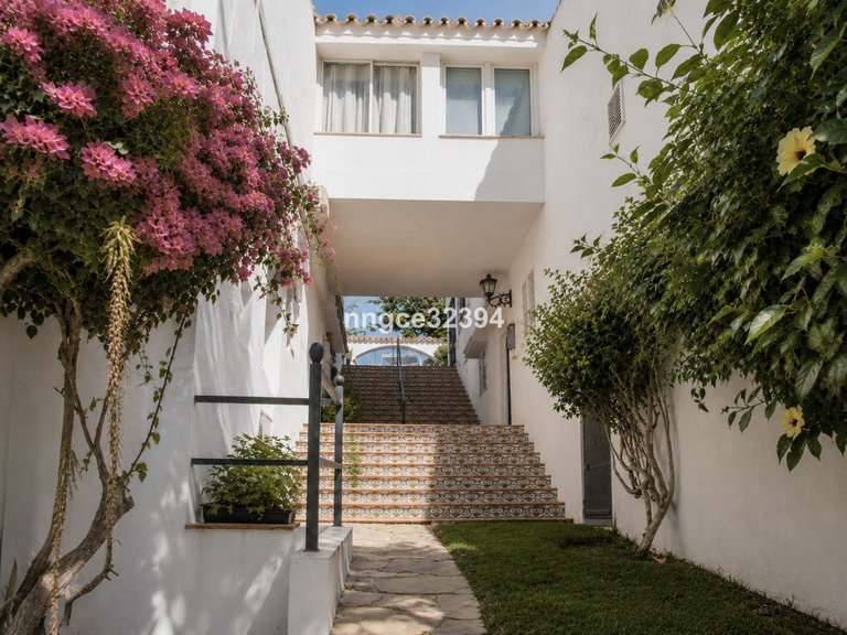 Villa for Sale in Puerto Banús, Malaga 31